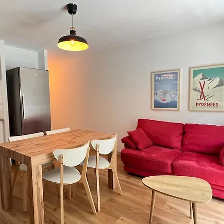 דירה T3 Centre Avec Parking, Balcon Et Wifi. 5p.